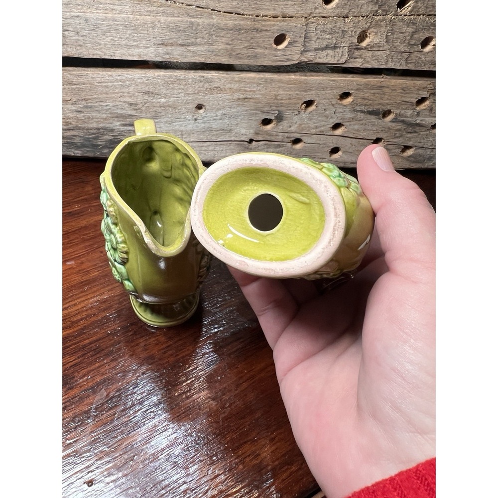 Vtg Inarco Green Creamer and Pepper Shaker MCM Japan Granny Core 1960's Daisy - Picture 8 of 8